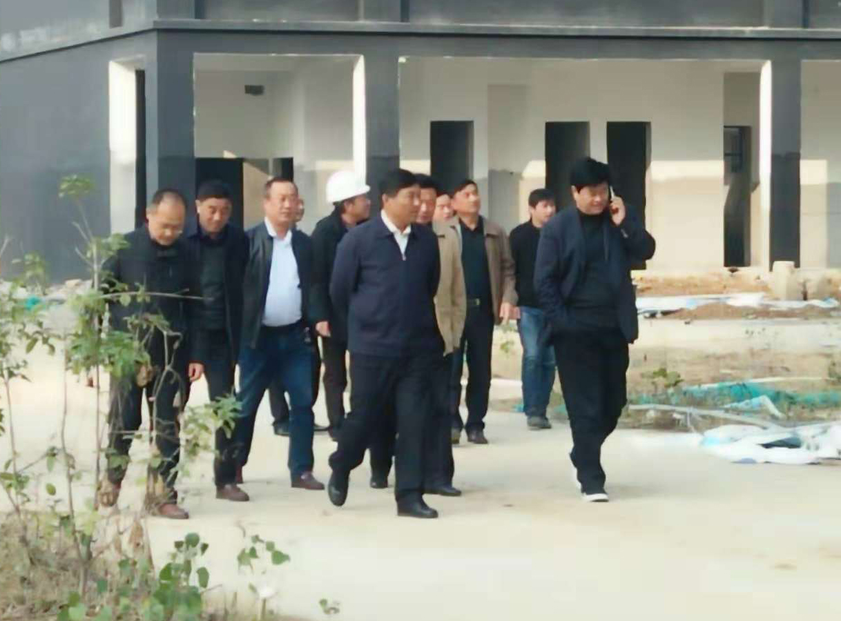 【領(lǐng)導關(guān)懷】阜陽市人大常委會副主任、潁上縣縣委書記熊德超一行視察我局潁上縣城西文教中心項目施工現(xiàn)場